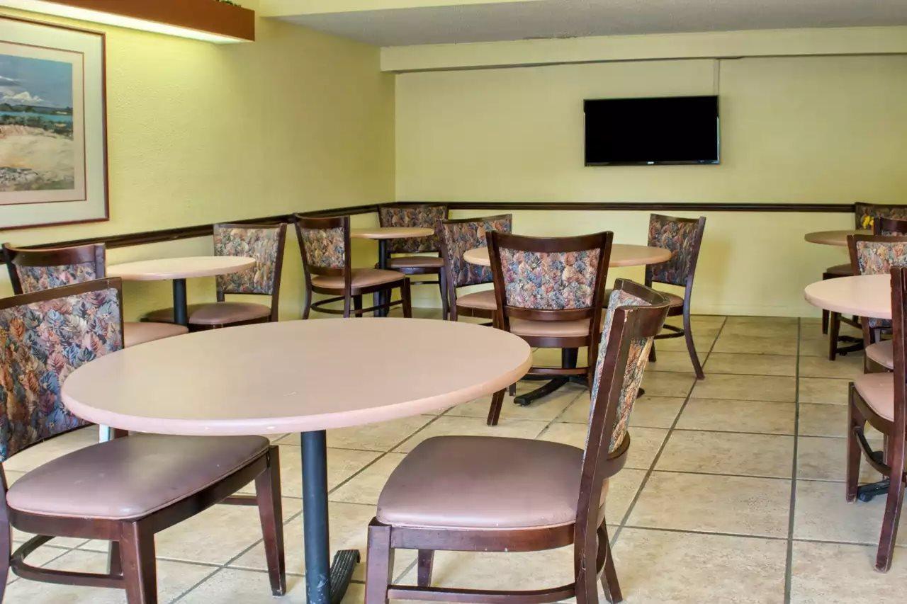 Econo Lodge Richmond Exterior foto